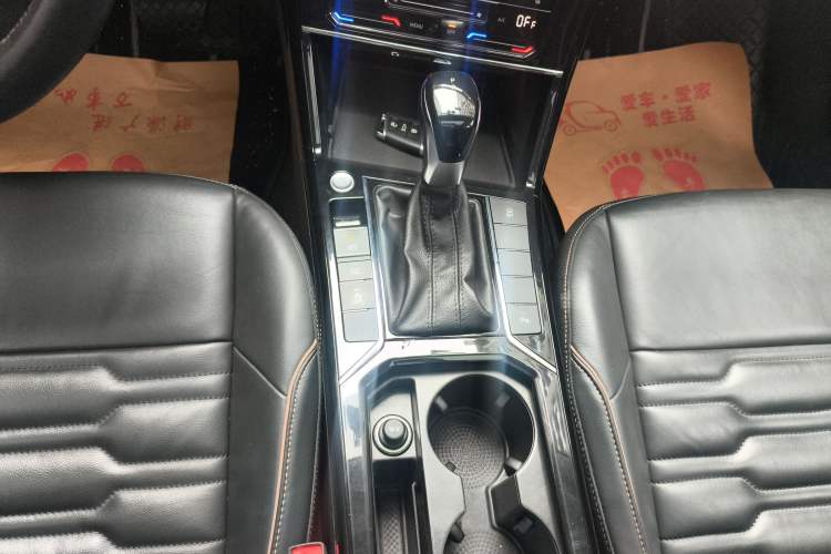 Used Volkswagen Passat 2020 330TSI Elite Edition China VI Gear Lever