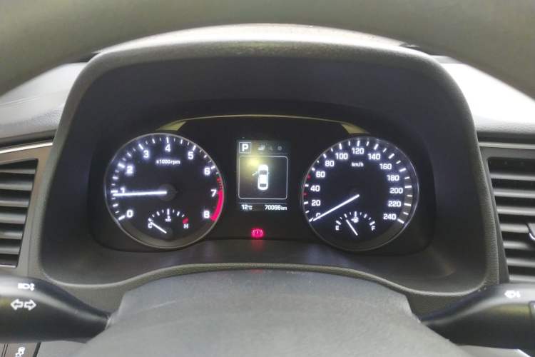 Used Hyundai Elantra (6th Generation / Lingdong) 2016 1.6L Automatic ZhiXuan – Elite Version
