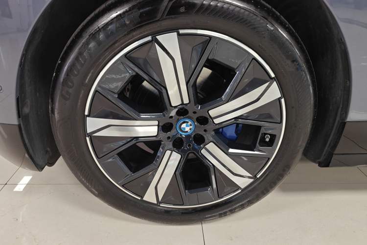 Used BMW iX 2023 xDrive40
