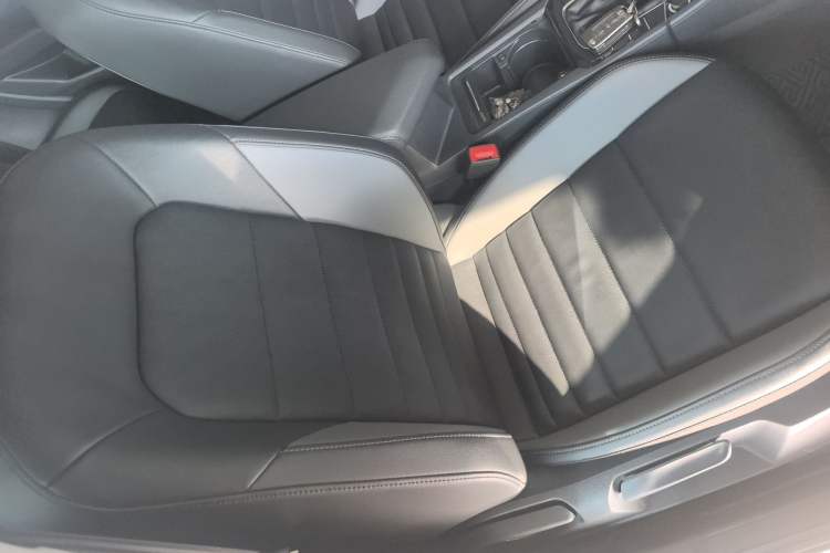 Used Volkswagen Sagitar 2022 280TSI DSG Flyover Edition Right Front Seat