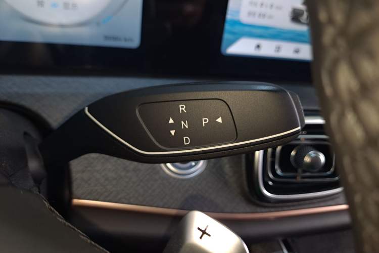 Used Chery Tiggo 9 2023 2.0T Dual-Clutch Two-Wheel Drive Prestige Version 5 Seats
