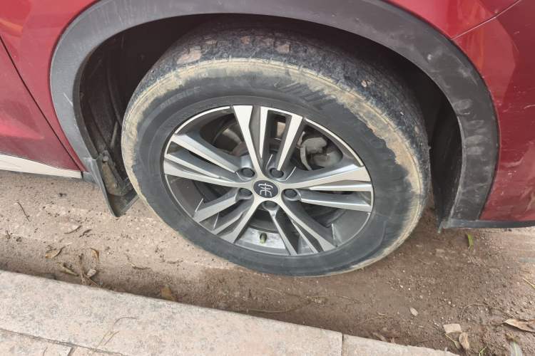 Used BYD Song Pro 2019 1.5T Automatic Elite Edition Right Front Wheel Hub