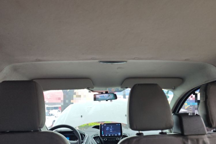 Used Ford Transit 2017 2.0T Diesel Multi-Purpose Commercial Vehicle Short Wheelbase Low Roof China V Standard
