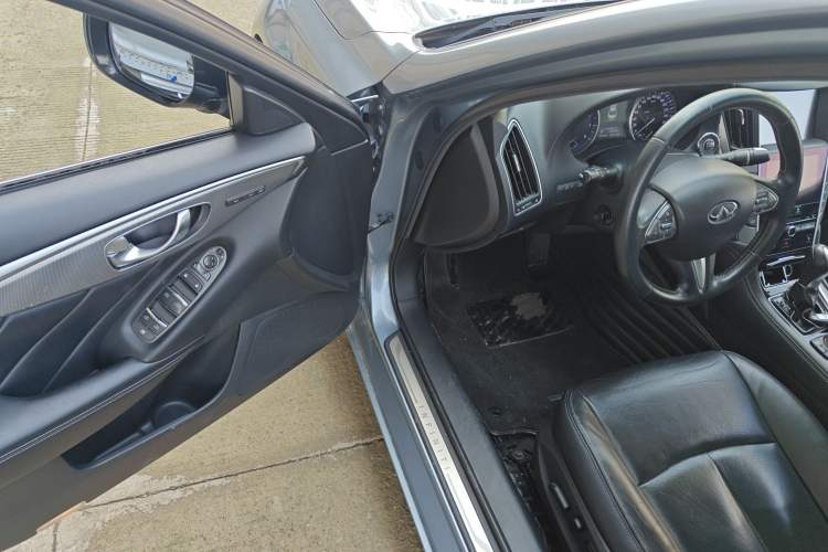 Used Infiniti Q50 2014 2.0T Luxury Edition Driver Seat