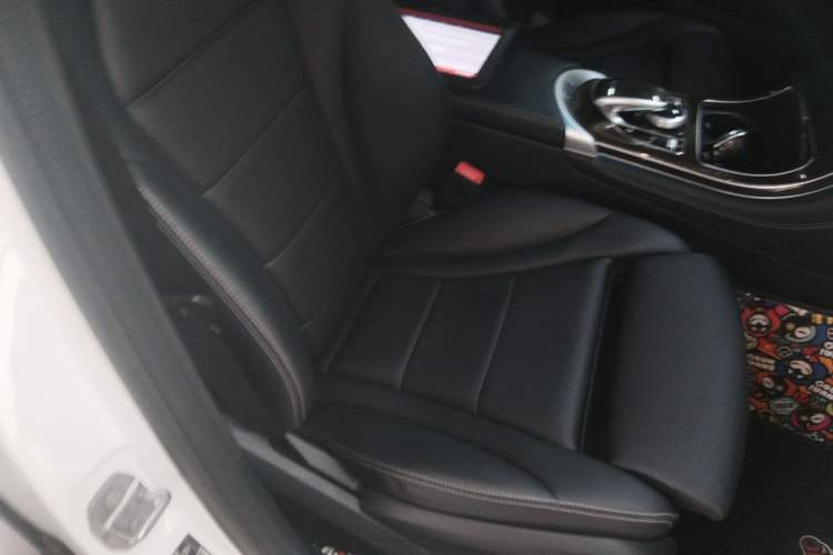 Used Mercedes-Benz GLC 2019 Facelift GLC 260 L 4MATIC Luxury Model Right Front Seat