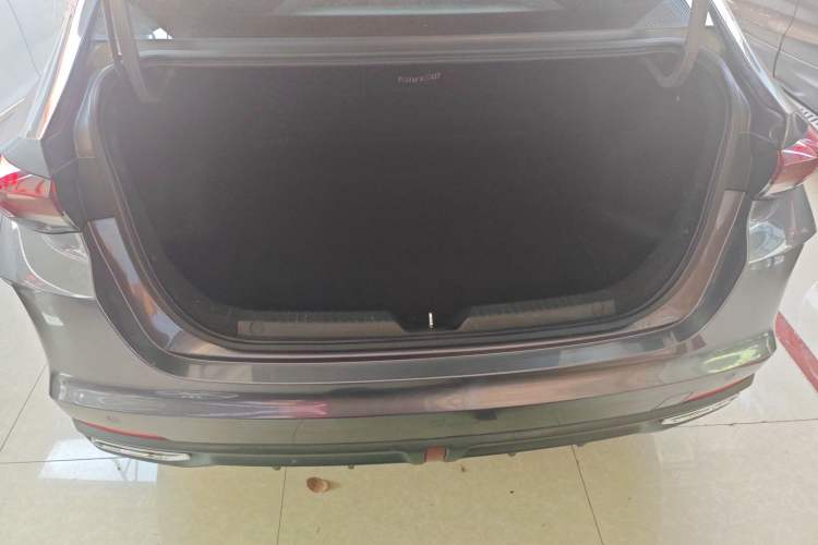 Used GAC Trumpchi EMPOW 2021 270T DCT J11 Version Trunk