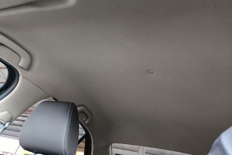 Used Baojun 630 2016 1.5L manual Comfort trim level Headliner