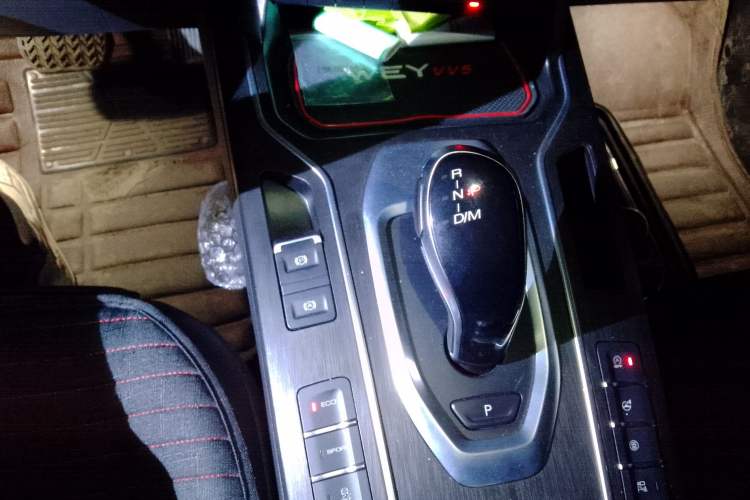 Used Wey VV5 2020 1.5T Two-Wheel Drive Smart Pioneer Gear Lever