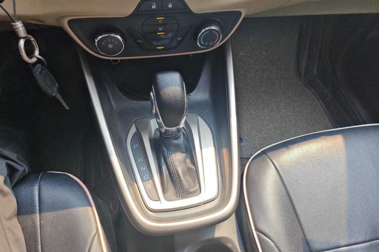 Used Ford Escort 2017 Revised Version 1.5L Automatic Comfort Edition Gear Lever