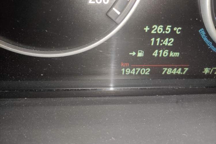 Used BMW 5 Series 2014 525Li Leading Model Odometer Close Up