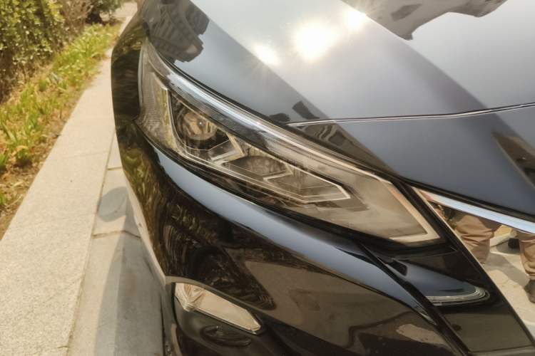 Used Nissan Teana 2020 2.0L XL Upper SmartDrive Version Right Front Headlight