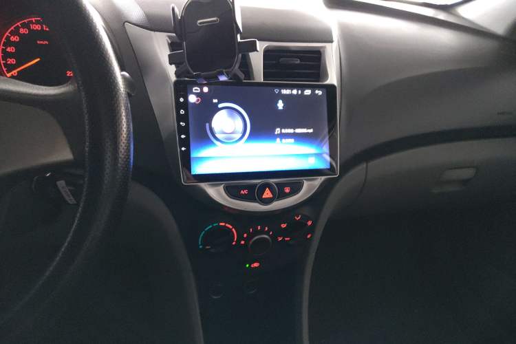 Used Hyundai Verna (older generation) 2014 1.4L Manual Smart GLS Trim Audio And AC Panel