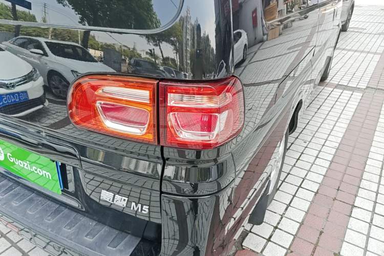Used FORTHING Lingzhi 2018 M5L 2.0L 7-Seater Comfort Model