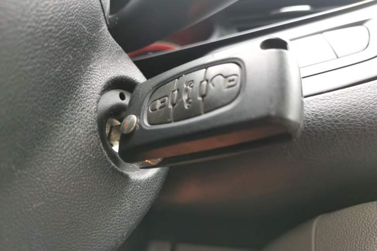 Used Citroen C5 2011 Dongfang Zhilü 2.3L Automatic Zunyu Model Vehicle Key