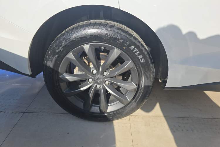 Used Baojun RC-6 2019 1.5T CVT Elite Version with 24-Hour Online Service Right Rear Wheel Hub