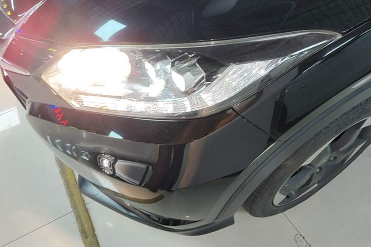 Used Honda Vezel 2015 1.8L CVT 2WD Luxury Model
