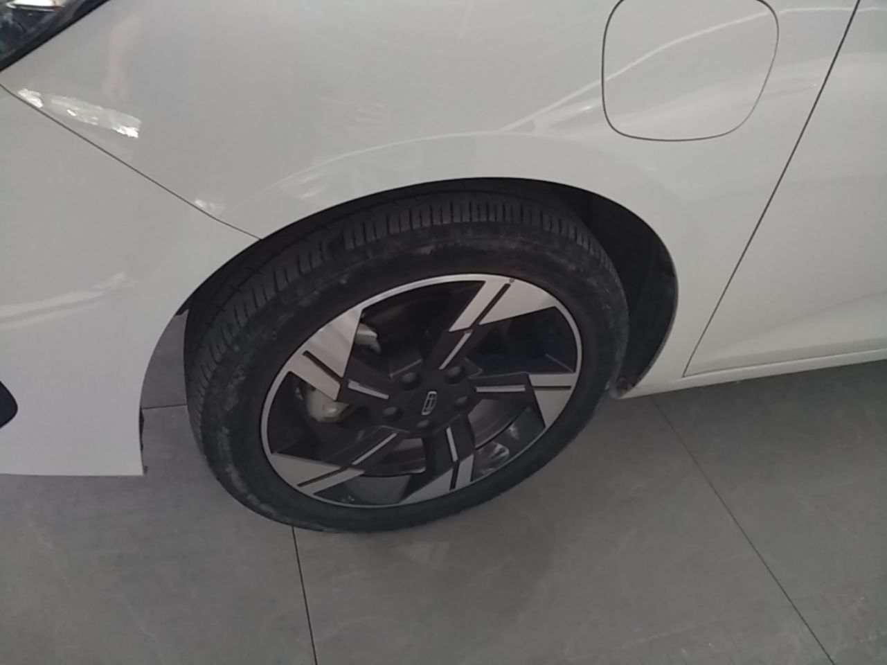 Geely Auto Emgrand L HiP 2022 1.5TD-DHT Pro 100KM Super Swift — снимка 10