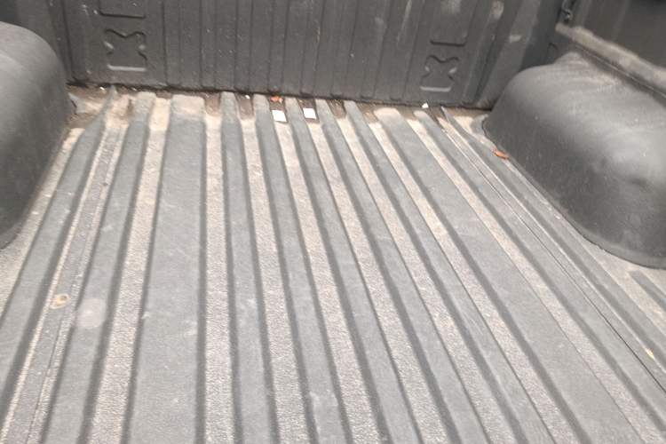 Used JMC Yuhu 7 2022 2.0T Manual Diesel Two-Wheel Drive Comfort Version Standard Wheelbase
