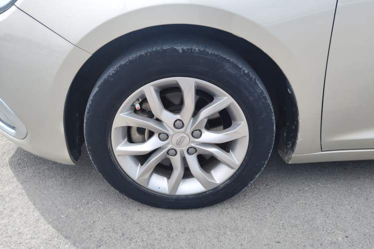 Used Geely Auto Emgrand GL 2017 1.3T Manual Elite Model Left Front Wheel Hub