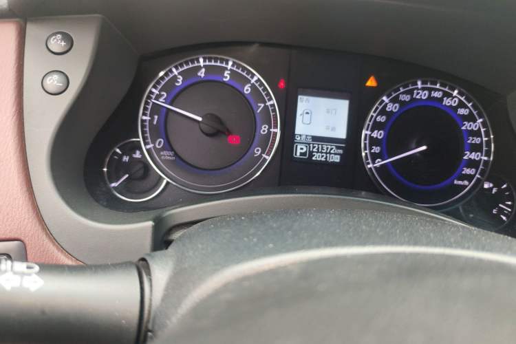 Used Infiniti QX50 2015 2.5L Enjoyment Edition Odometer Close Up