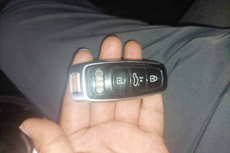 Used Audi A7L 2024 45TFSI S-line Dream-Building Edition Flow Crystal Package Vehicle Key