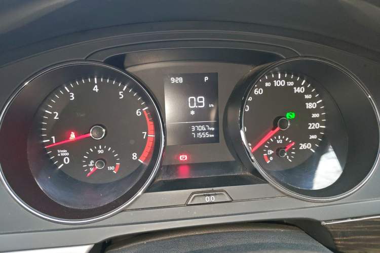 Used Volkswagen Lamando 2015 230TSI DSG Fashion Edition
