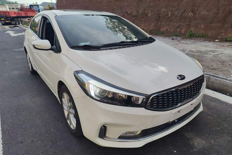Used Kia K3 2016 1.6L Automatic GLS Front Right 45 Deg