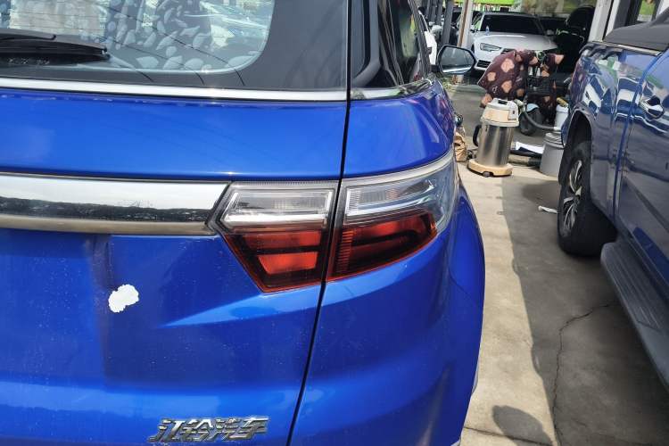 Used JMC Yusheng S330 2016 1.5L GTDi Automatic Two-Wheel Drive Fashion Edition Right Rear Taillight