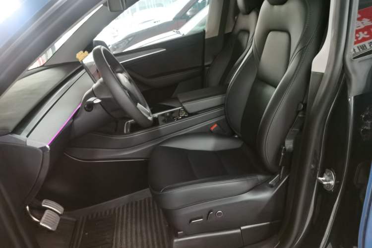 Used Tesla Model Y 2024 Long-Range All-Wheel-Drive Version Left Front Seat