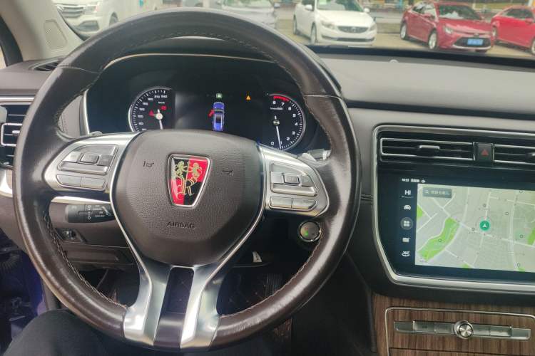 Used Roewe RX8 2018 30T Smart Connectivity Two-Wheel Drive Flagship Edition