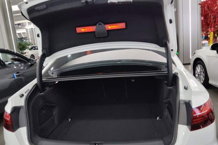 Used Audi A4L 2022 40 TFSI Luxury Dynamic Model