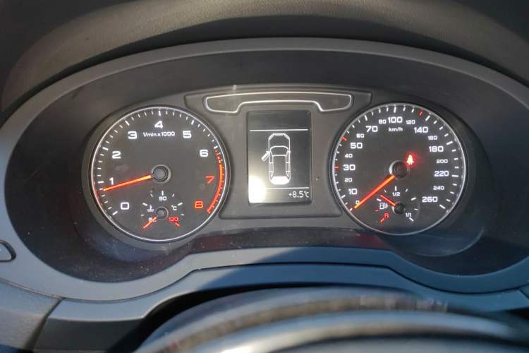 Used Audi Q3 2015 30 TFSI Comfort Model
