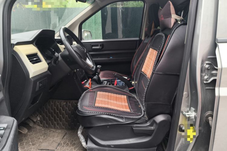 Used Wuling Hongguang PLUS 2019 1.5T Manual Comfort Version 7 Seats
