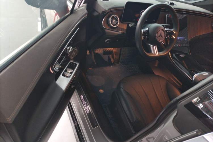 Used Mercedes-Benz EQE 2022 350 Pioneer Edition
