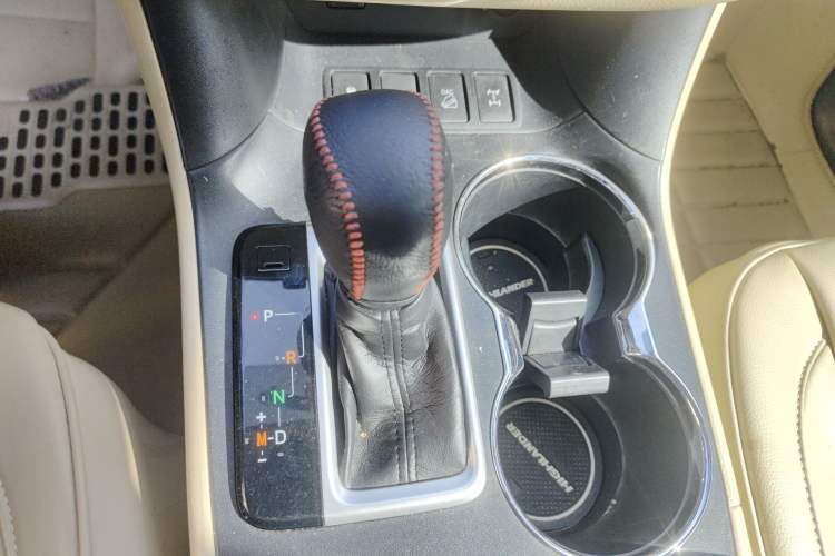 Used Toyota Highlander 2018 2.0T Four-Wheel Drive Elite Edition 7 Seats China VI Standard Gear Lever