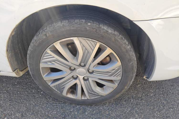 Used Geely Auto Emgrand New Energy 2018 EV450 Ambition Model Right Front Wheel Hub