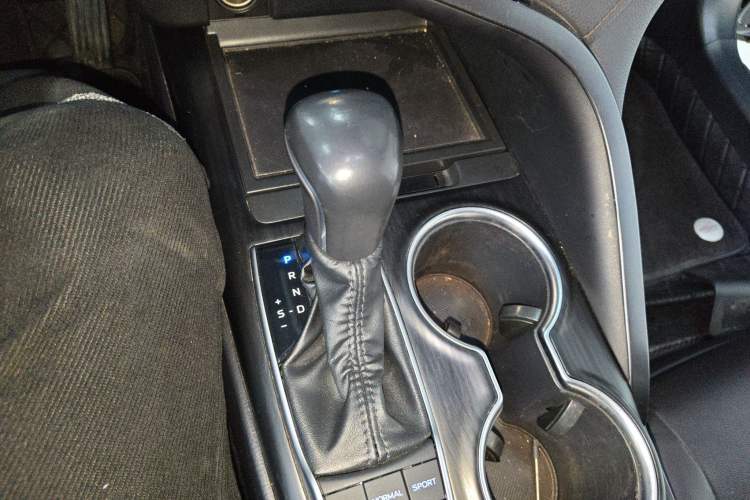 Used Toyota Camry 2021 Dual-Motor 2.5 HGVP Leading Edition Gear Lever