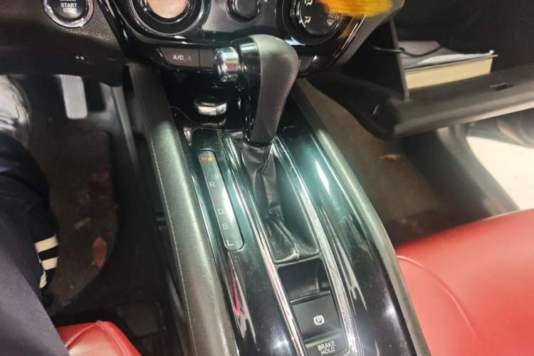 Used Honda Vezel 2015 1.5L CVT two-wheel drive Comfort trim