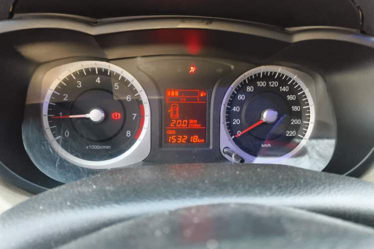 Used Venucia R50 2013 1.6L Manual Luxury Edition
