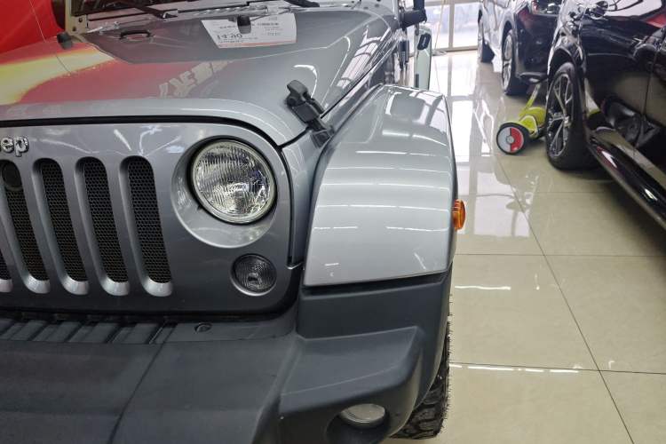 Used Jeep Wrangler 2014 2.8TD Sahara Four-Door Edition