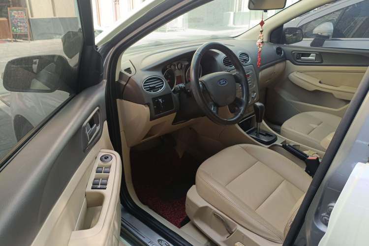 Used Ford Focus 2011 Hatchback 1.8L Automatic Fashion Edition
