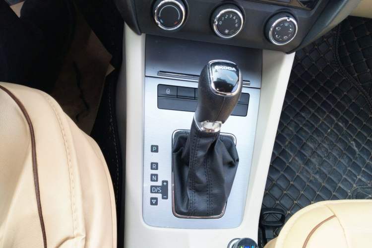 Used Skoda Octavia 2015 1.6L Automatic Yijie Edition