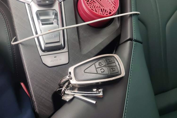 Used CHANGAN UNI-V iDD 2024 Blue Whale Smart Electric iDD 136km ZhiKu Model Vehicle Key