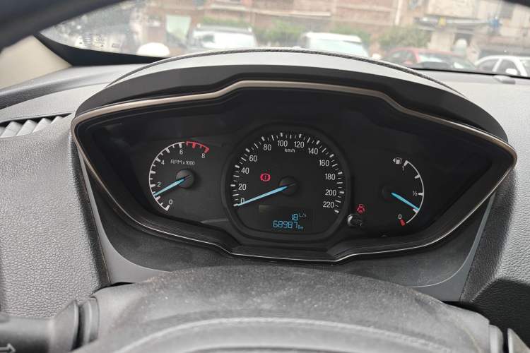 Used Ford Escort 2015 1.5L Manual Comfort Model
