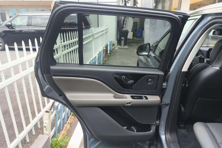 Used Lincoln Aviator 2024 3.0T V6 All-Wheel-Drive Luxury Edition Six Seats