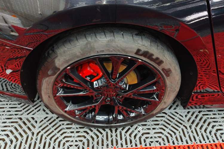 Used Lynk & Co 03 2022 2.0TD DCT JingPro Right Rear Wheel Hub