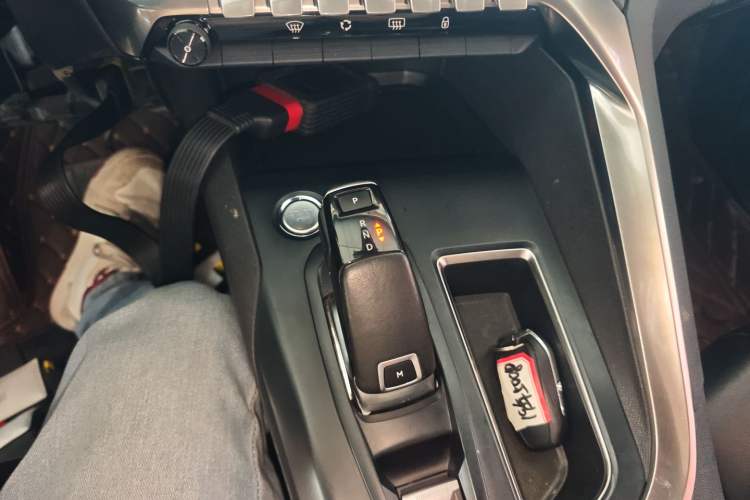 Used Peugeot 5008 2019 360THP 7-Seater Flagship Edition Gear Lever