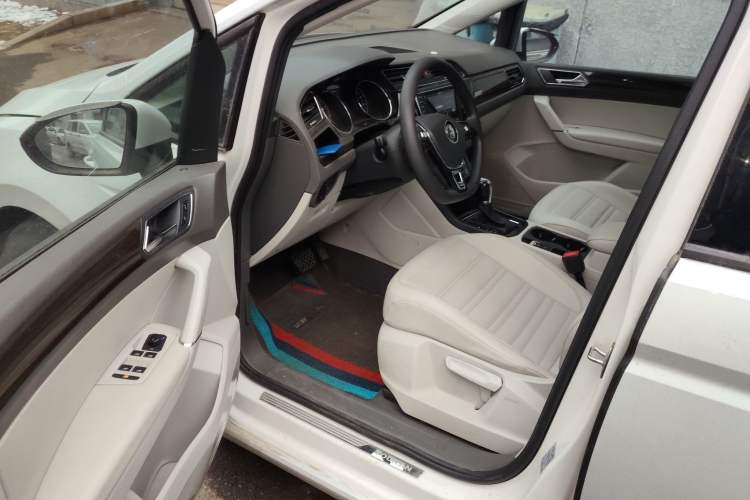 Used Volkswagen Touran 2018 Volkswagen Touran L 280TSI DSG Comfort Edition 7 Seats China V Emission Standard