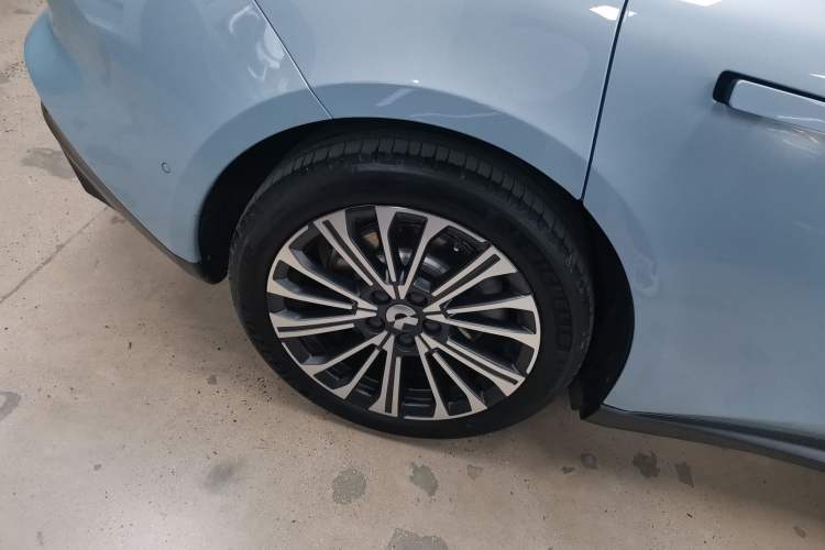 Used Nio ET5 2024 100 kWh Exterior 8