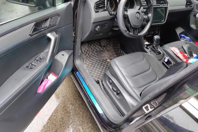 Used Volkswagen Tiguan L 2020 330TSI Automatic Two-Wheel Drive Smart Luxury Edition China VI Standard
